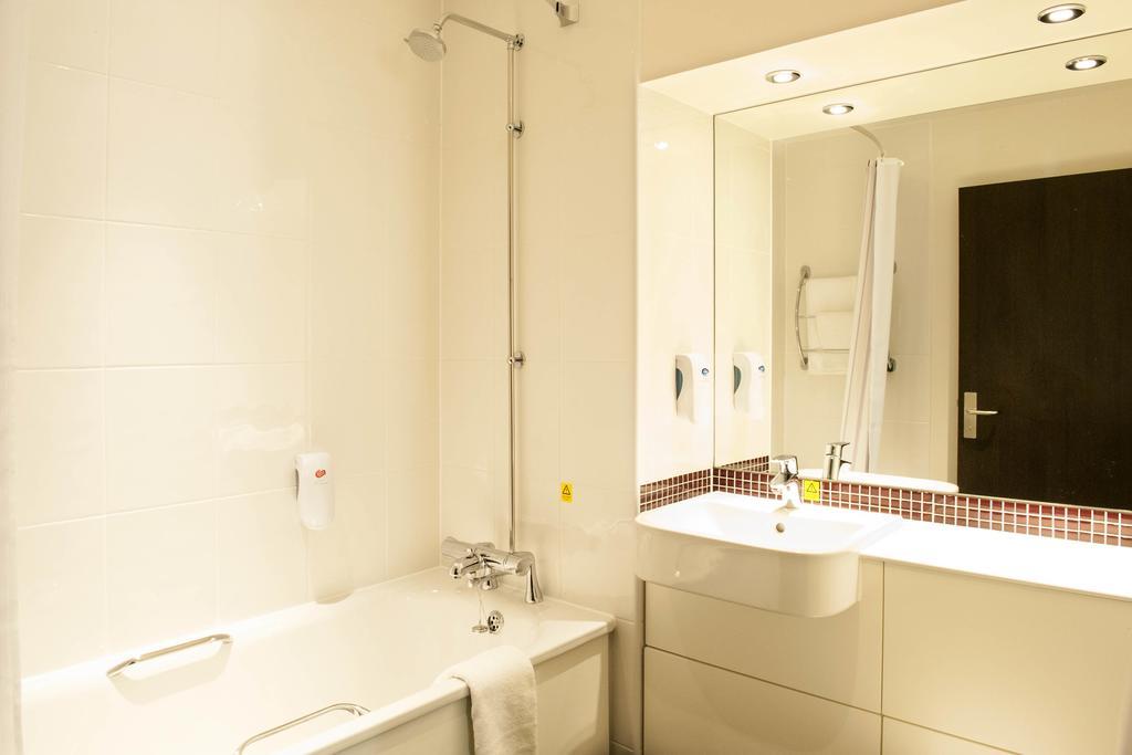 Premier Inn Peterborough - Ferry Meadows Eksteriør bilde